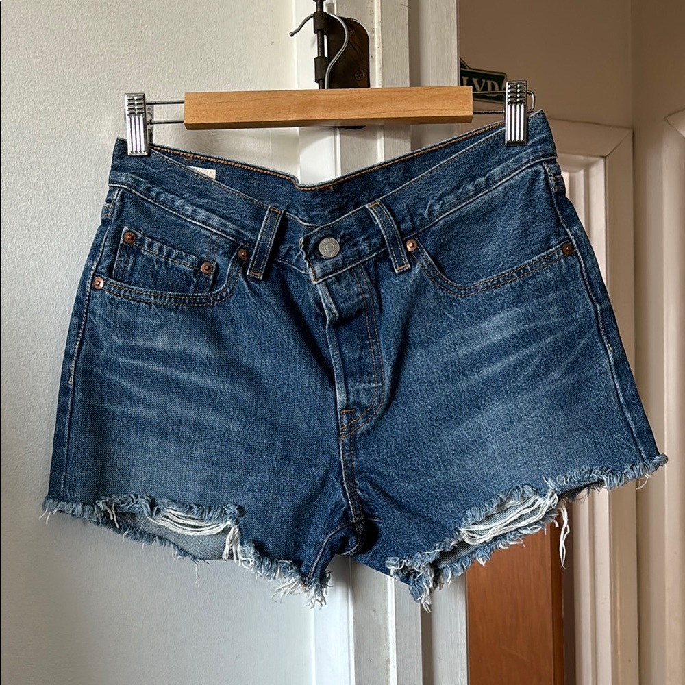 Levi’s 501 cut off shorts